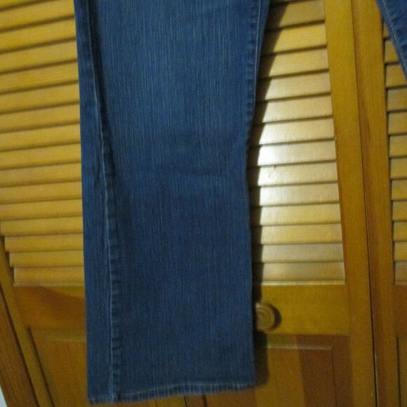 Levi's 512 Perfectly Shaping Boot Cut Jeans great condition size 16 - Picture 7 of 10